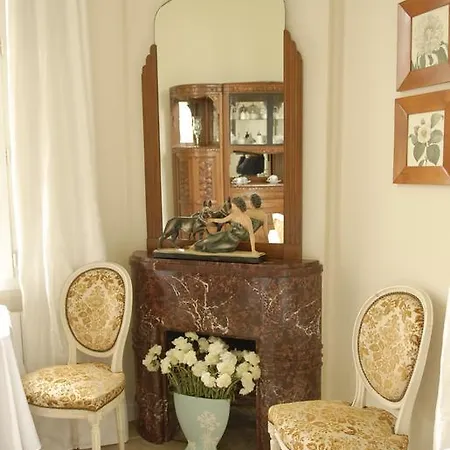La Grande Maison Bed & Breakfast
