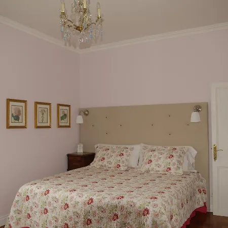 La Grande Maison Bed & Breakfast *