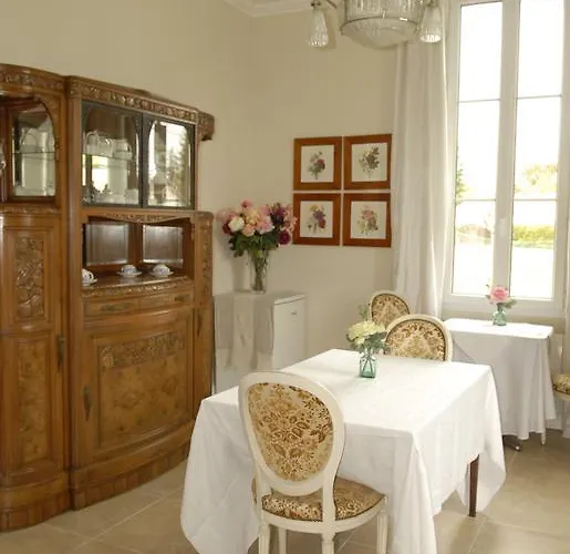 La Grande Maison Bed & Breakfast *