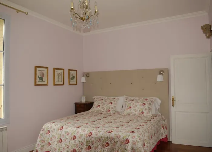 La Grande Maison Bed & Breakfast *