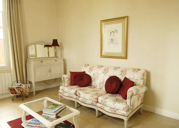 La Grande Maison Bed & Breakfast