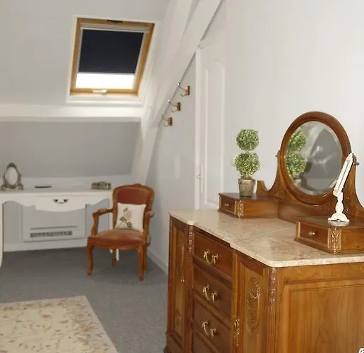 La Grande Maison Bed & Breakfast *