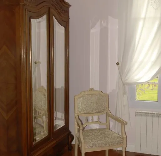 La Grande Maison Bed & Breakfast *