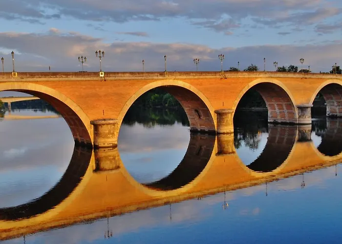 La Grande Maison Bed & Breakfast *