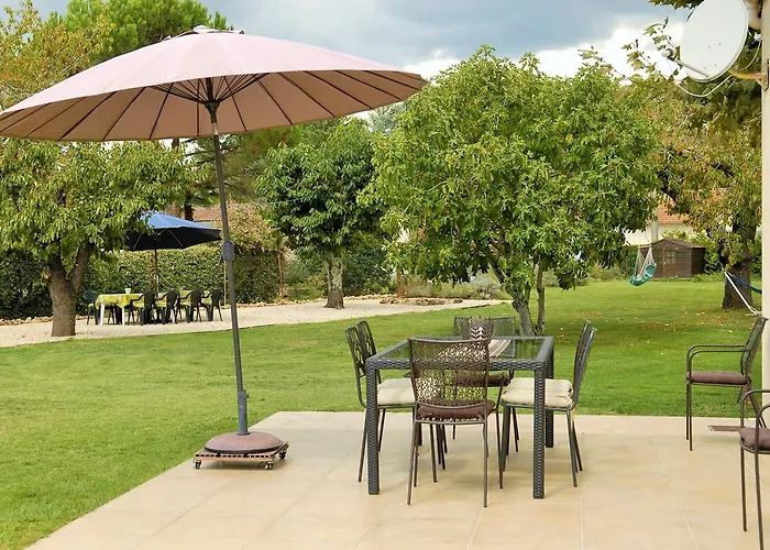 La Grande Maison Bed & Breakfast *